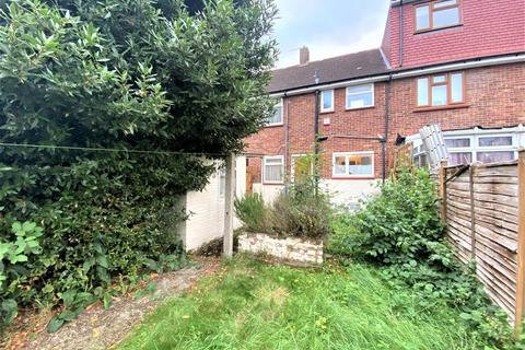 187 Ryefield Avenue, Uxbridge, UB10 9DB