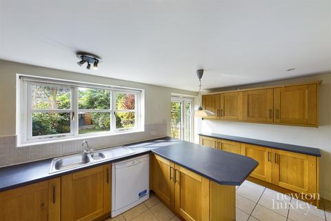 4 Grange Road, West Molesey, KT8 2PP