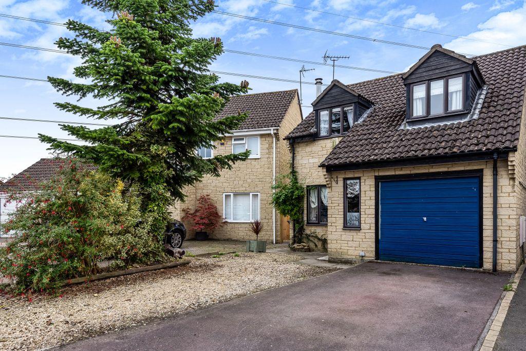 Pheasant Way, Cirencester GL7 1BJ 3 bed detached house £390,000