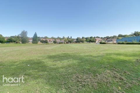 10 Playing Field Close, Haslemere, GU27 1BF