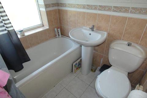 24 Raeburn Drive, Bradford, BD6 2LL