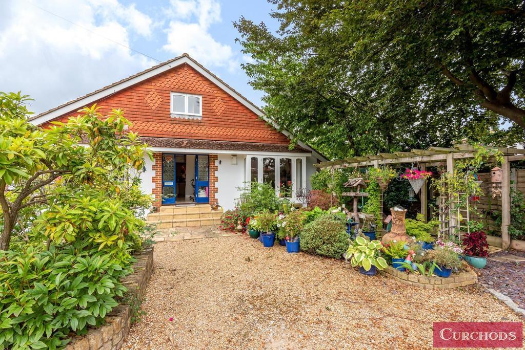 Towpath, Shepperton, TW17 5 bed house £1,300,000