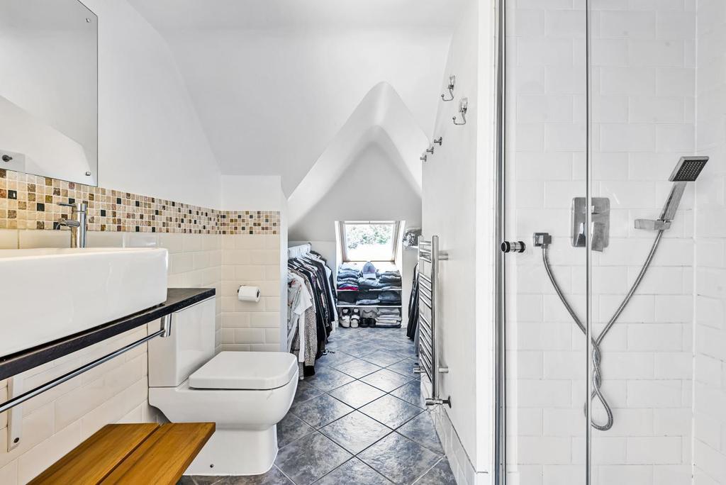 En-suite/Dressing Ro