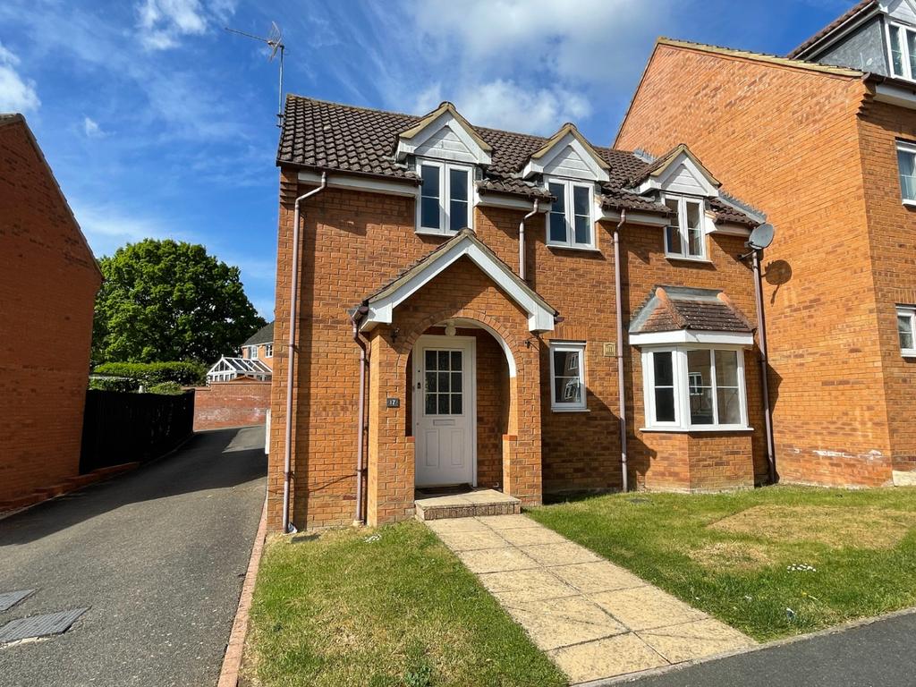 17 Dairy Way, Irthlingborough... 4 bed semidetached house £299,999