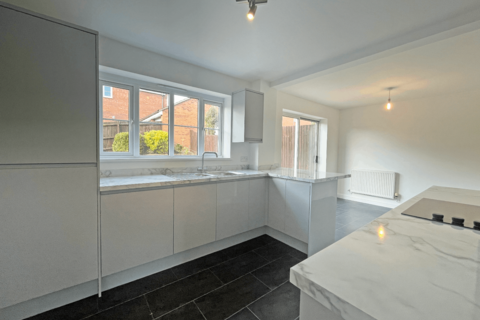 17 Dairy Way, Irthlingborough, Wellingborough, NN9 5TH