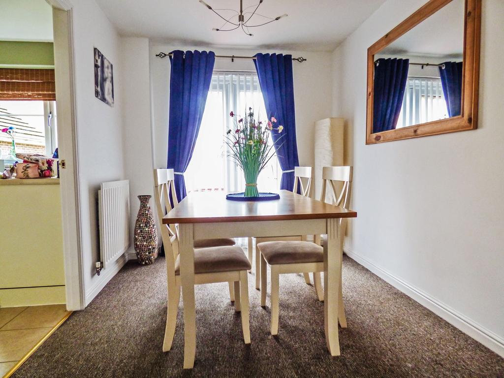 Fenwick Way, Consett, Durham, DH8 5FE 4 bed detached house £182,000