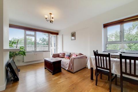 2 bedroom flat to rent, Mynterne Court, Swanton Gardens, Southfields, SW19