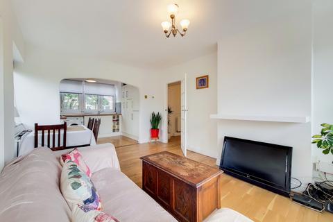 2 bedroom flat to rent, Mynterne Court, Swanton Gardens, Southfields, SW19