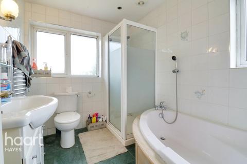 6 Kendal Close, Hayes, UB4 8SX