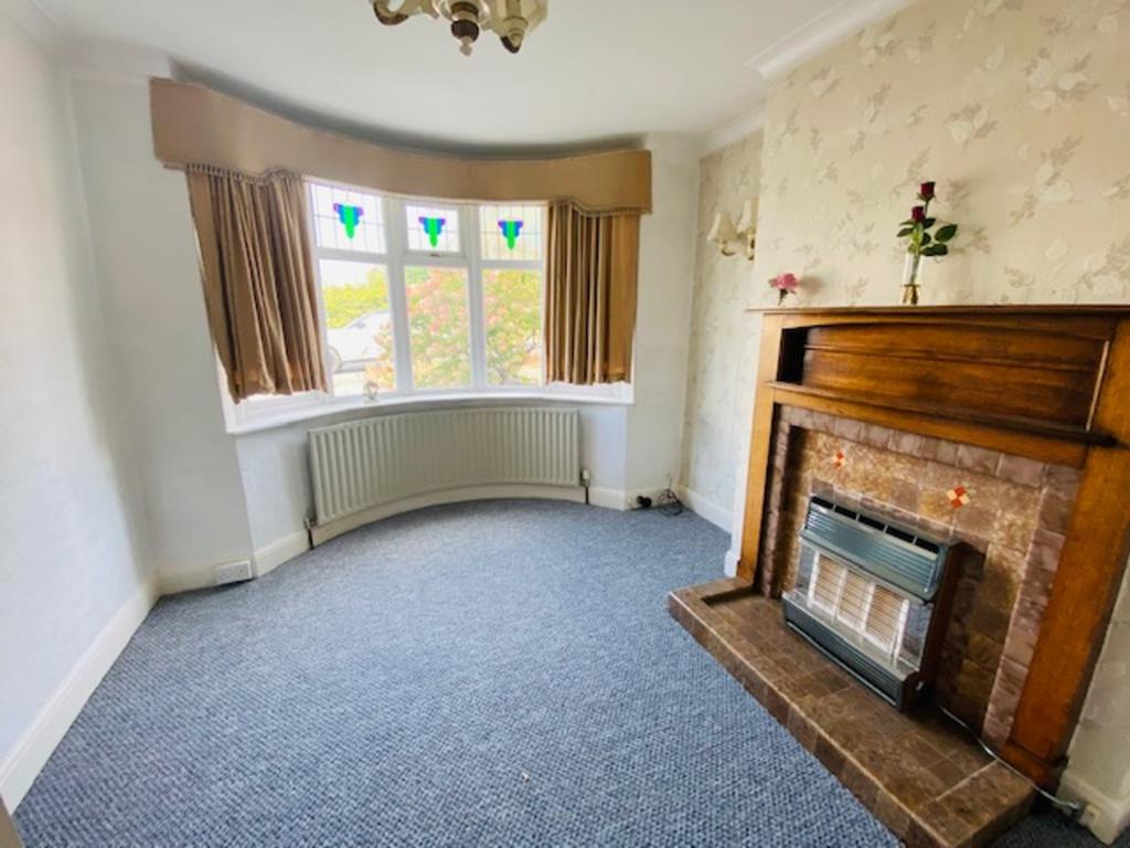 High Street, Brockmoor, Brierley Hill, DY5 3HX 3 bed semidetached house £750 pcm (£173 pw)