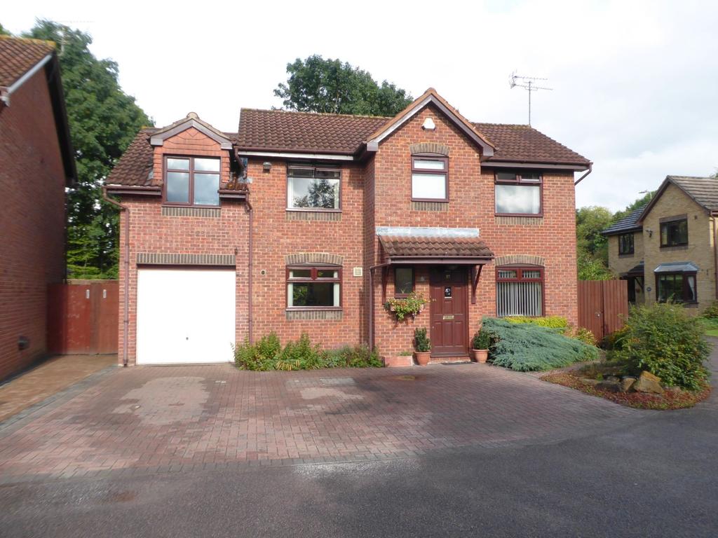 Brinkburn Grove, Banbury 4 bed detached house £450,000