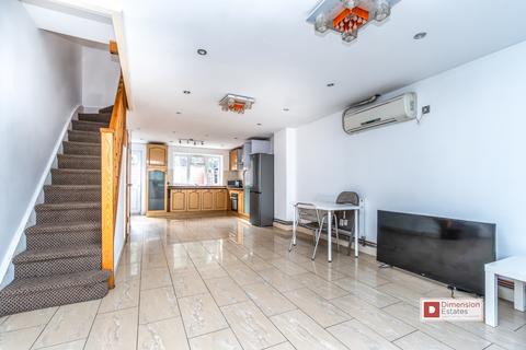 3 bedroom detached house to rent, Nile Close, Rectory Road, Stoke Newington, London, N16