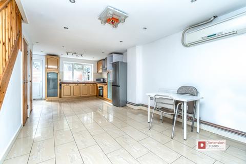 3 bedroom detached house to rent, Nile Close, Rectory Road, Stoke Newington, London, N16