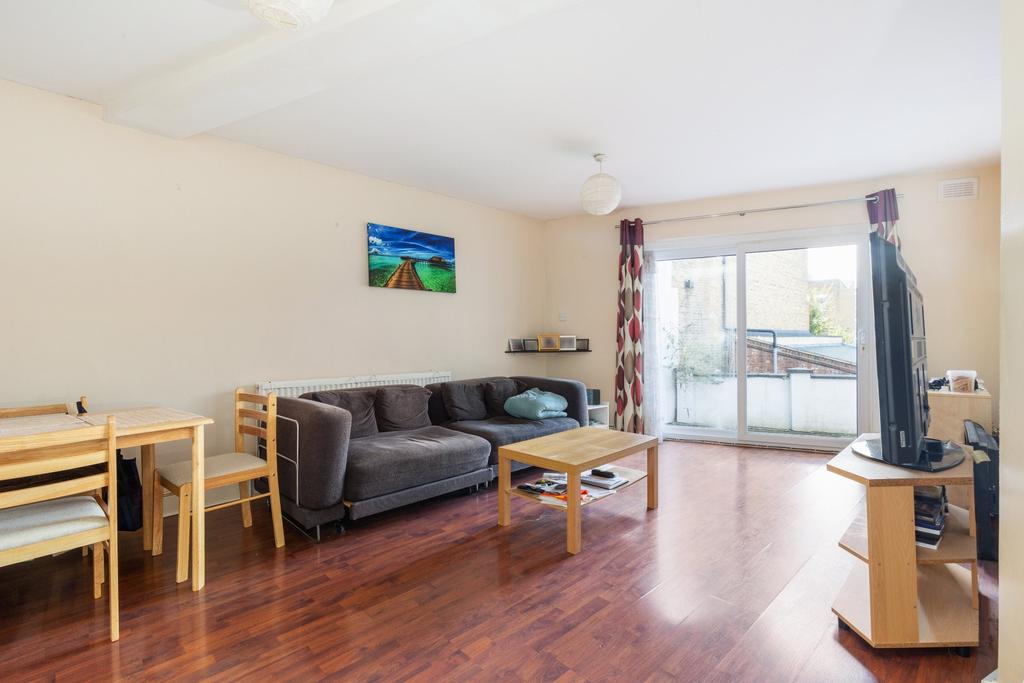 Bassano Street, East Dulwich, SE22 2 bed flat £1,642 pcm (£379 pw)