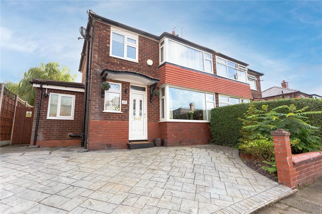 Westgate Drive, Swinton, Manchester, M27 3 bed semidetached house £