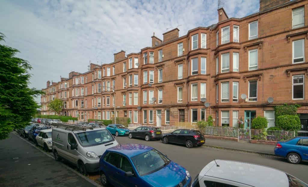 Waverley Gardens, Flat 0/2, Shawlands, Glasgow, G41 2DN 1 bed flat £149,000