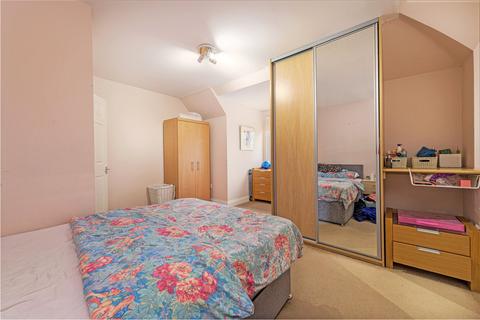 2 bedroom apartment to rent, Crown Lane, SW16