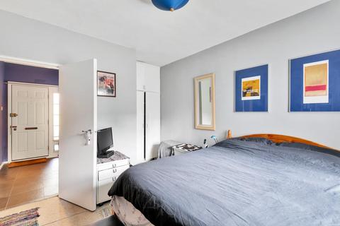 Flat 3, Ivanhoe House Rinaldo Road, London, SW12 8PS