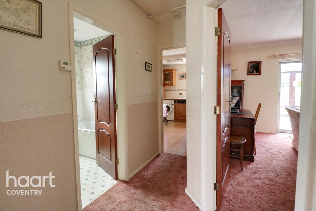 Wychwood Avenue, Coventry 2 bed semidetached bungalow £320,000