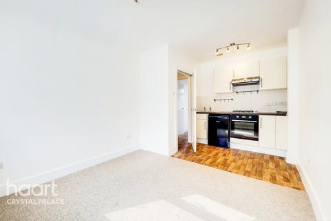 303b Grange Road, Upper Norwood, London, SE25 6TD