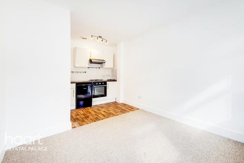 303b Grange Road, Upper Norwood, London, SE25 6TD