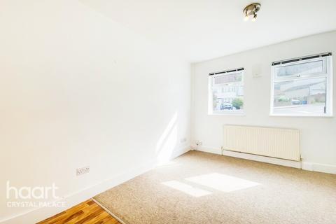 303b Grange Road, Upper Norwood, London, SE25 6TD