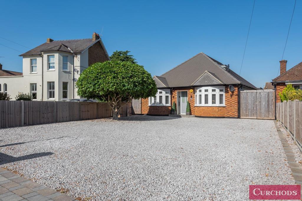 Laleham Road, Shepperton, TW17 5 bed bungalow £780,000
