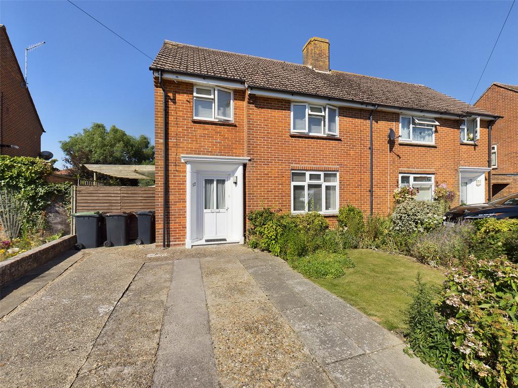 Amethyst Road, Christchurch, BH23 3 bed semidetached house £310,000