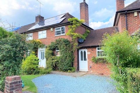 3 bedroom semi-detached house to rent, Gordons Way, Oxted, Surrey, RH8