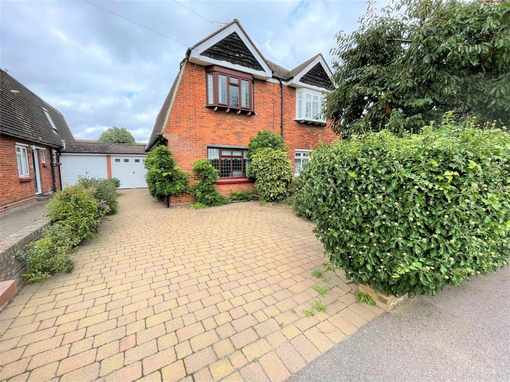 Station Road, RAINHAM, GILLINGHAM, Kent 2 bed semidetached house £300,000