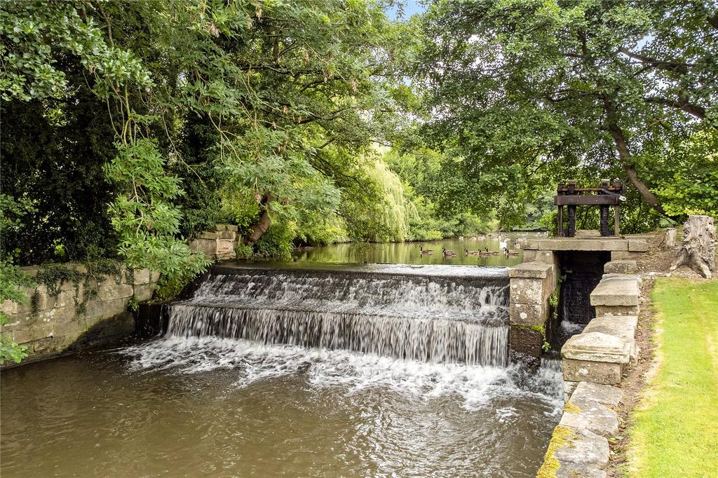 Weir