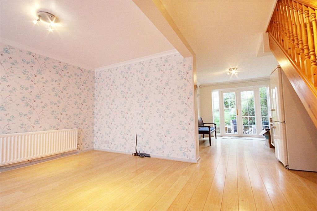 Grovedale Close, Cheshunt, Waltham Cross, Hertfordshire, EN7 3 bed