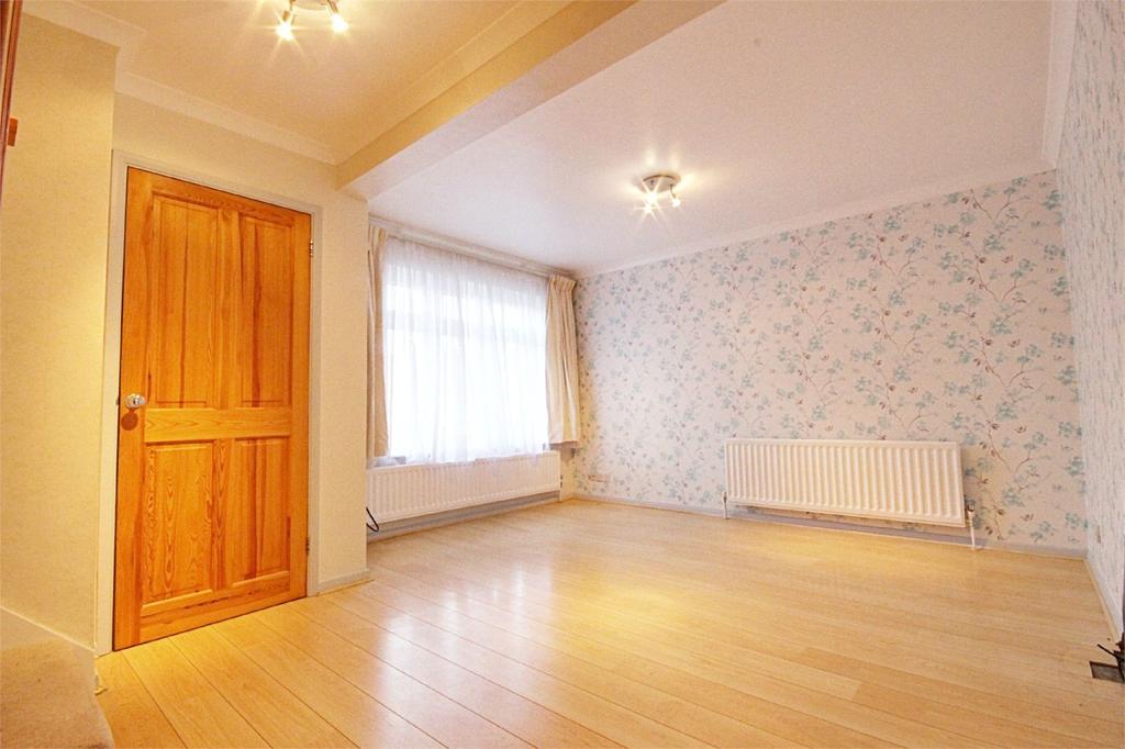 Grovedale Close, Cheshunt, Waltham Cross, Hertfordshire, EN7 3 bed