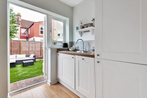 24a Heaton Road, Mitcham, CR4 2BU