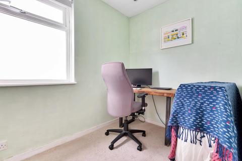 24a Heaton Road, Mitcham, CR4 2BU