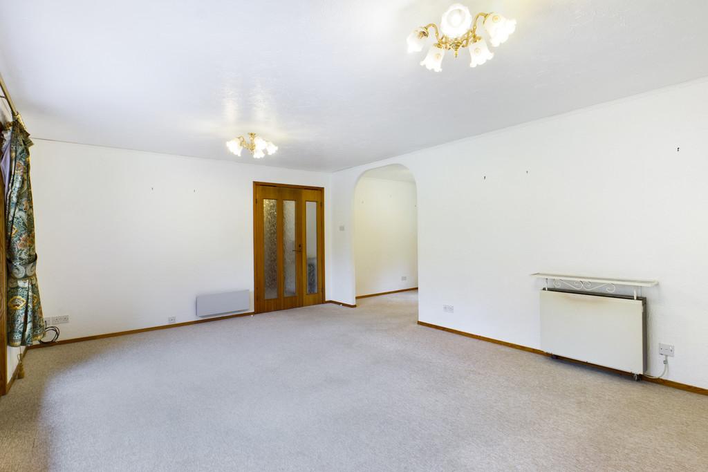 Lounge to Diing Room