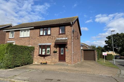 1 Ash Close, Carlton Colville, Lowestoft, NR33 8LU