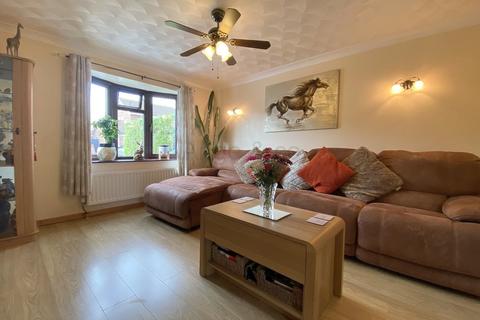 1 Ash Close, Carlton Colville, Lowestoft, NR33 8LU