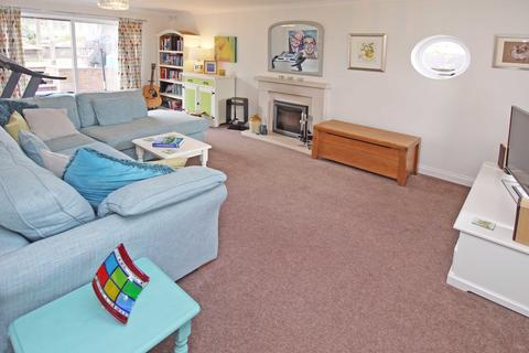75 Brownlees, Exminster, Exeter, EX6 8SW