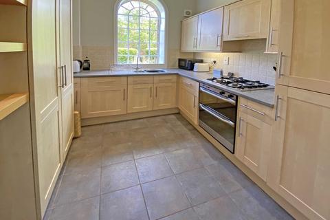 2 Lawrence Walk, Exminster, Exeter, EX6 8TP