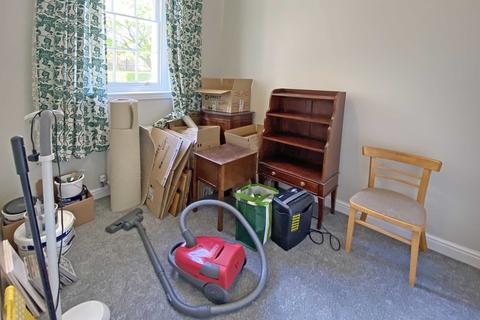 2 Lawrence Walk, Exminster, Exeter, EX6 8TP