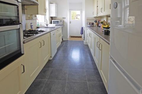 7 Broom Close, Exeter, EX2 5JF