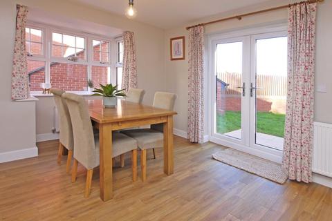 82 Old Quarry Drive, Exminster, Exeter, EX6 8FE