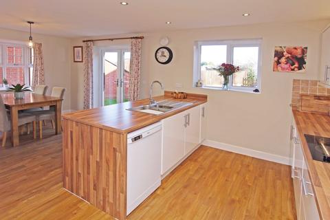 82 Old Quarry Drive, Exminster, Exeter, EX6 8FE