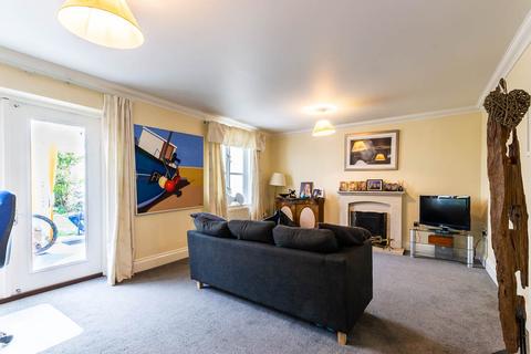 4 Globe Ley, Topsham, Exeter, EX3 0DL