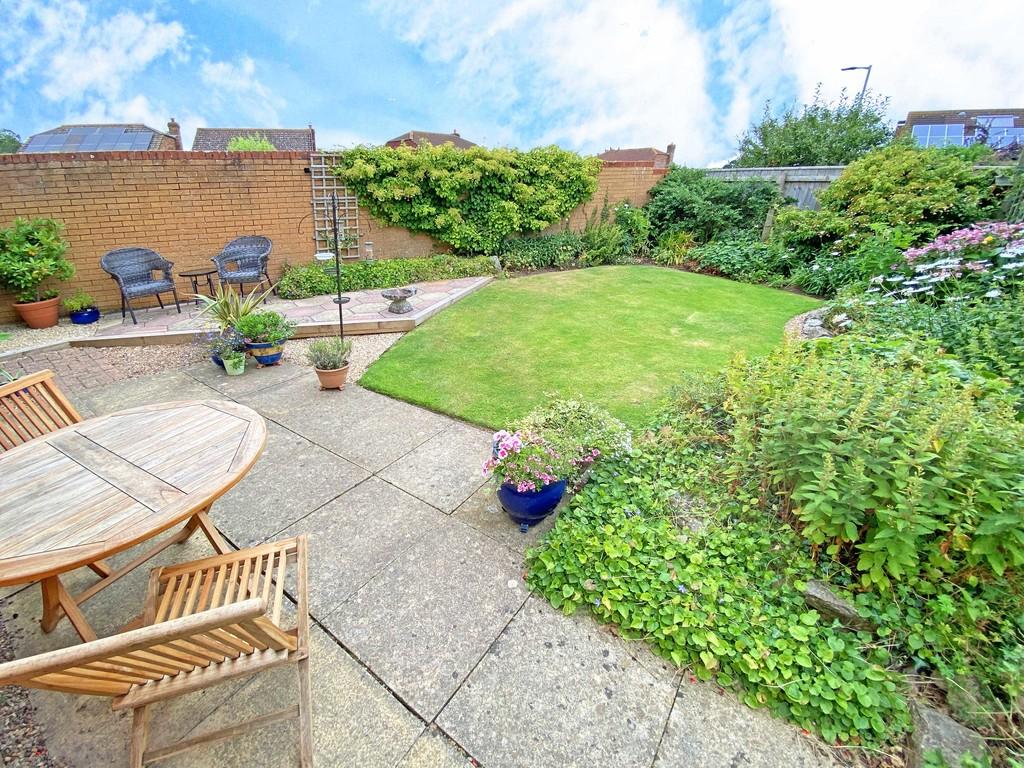 Brownlees, Exminster 3 bed link detached house £350,000