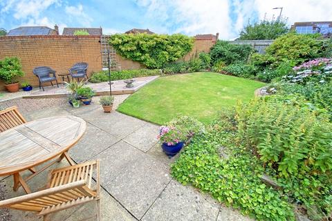 1 Brownlees, Exminster, Exeter, EX6 8SW
