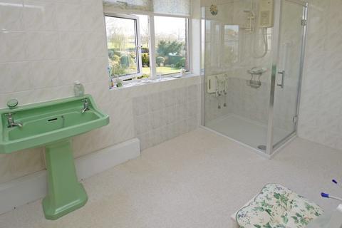 53 Countess Wear Road, Exeter, EX2 6LR