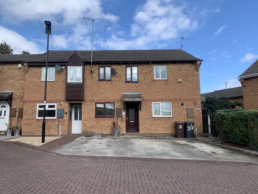 Moorthorpe Way, Owlthorpe, Sheffield... 2 bed terraced house - £130,000