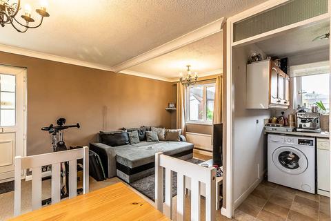 2 Pound Close, Topsham, Exeter, EX3 0ND